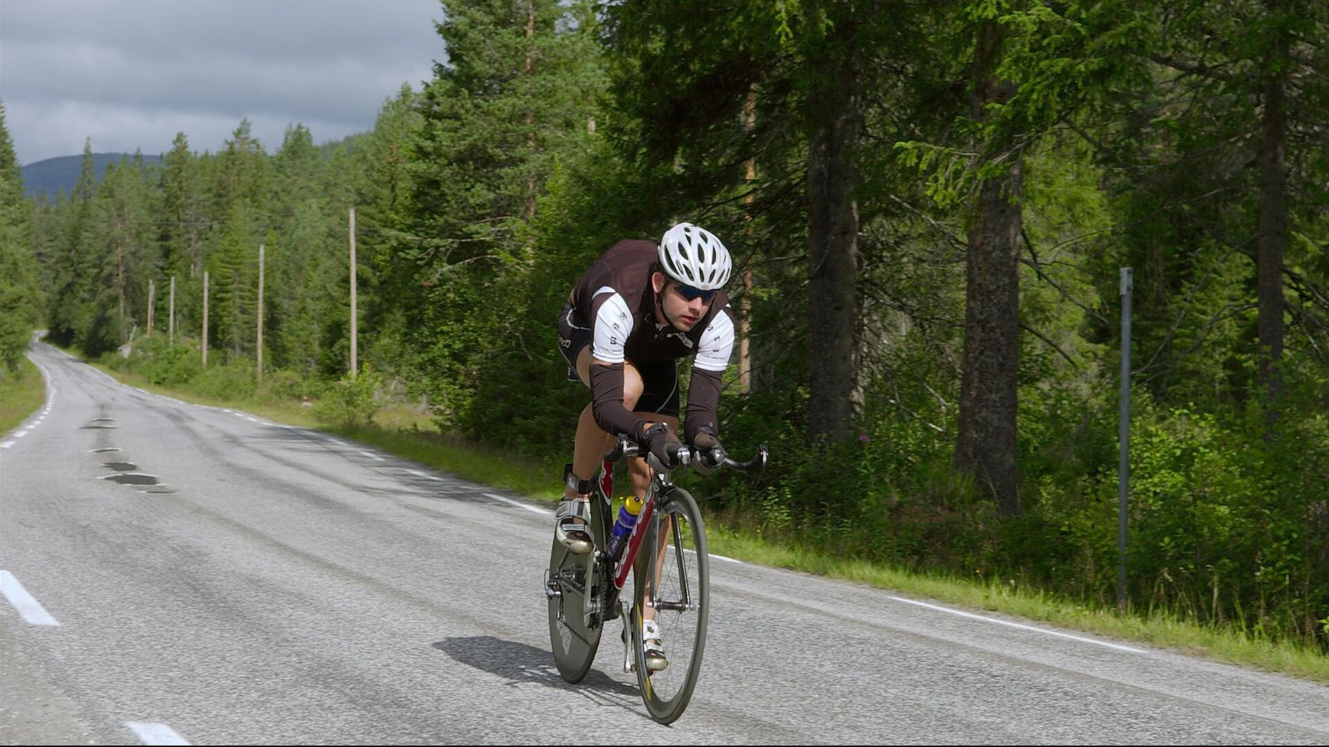开云体育-_极地赛场：极限运动的特殊体验_，极地竞技赛